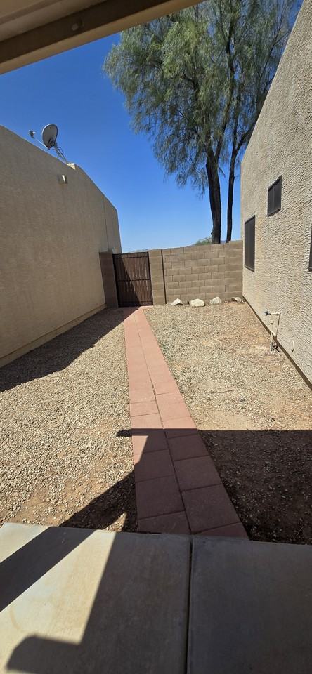 2300 East Magma Road - 145Unit 145 #145 - Photo 3 of 18