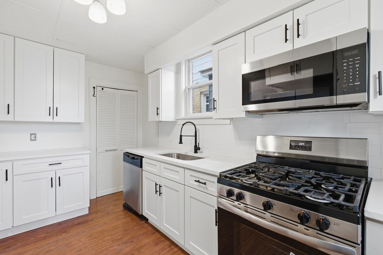 240 Ridgewood Ave #1 - Photo 5 of 36