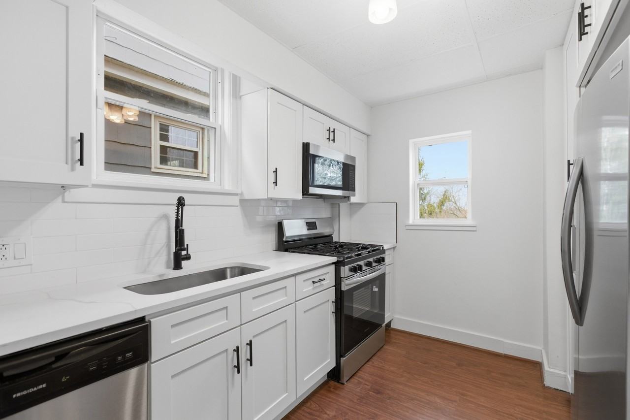 240 Ridgewood Ave #1 - Photo 6 of 36