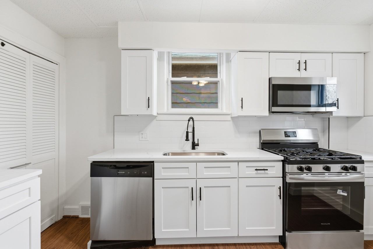240 Ridgewood Ave #1 - Photo 7 of 36