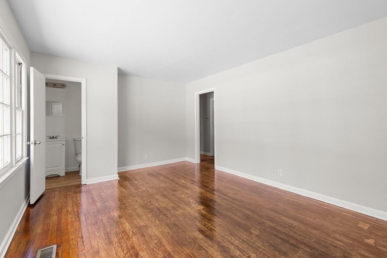 149 Rose Dr #1 - Photo 5 of 18