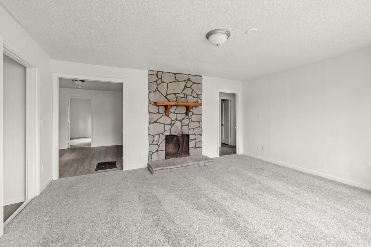 1893 Princeton Ct Sw #1 - Photo 5 of 18