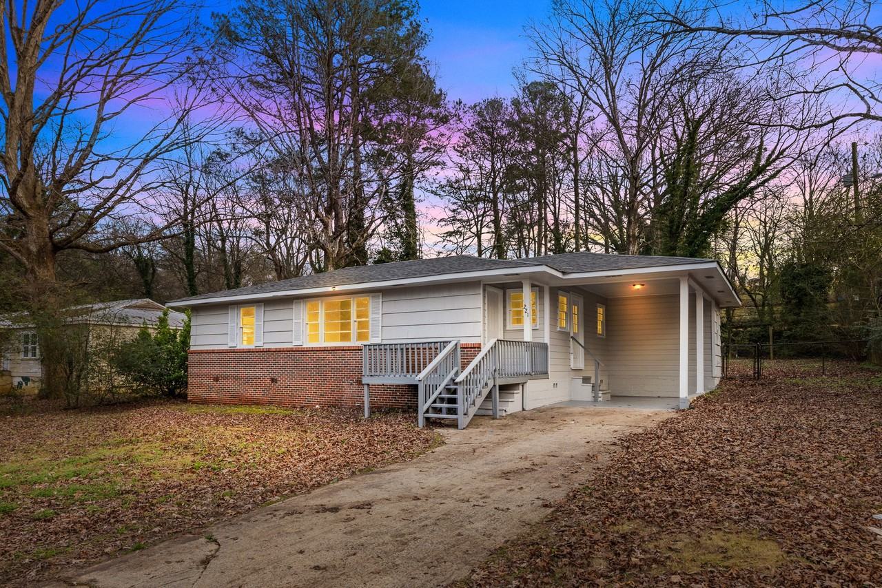 221 Lawson Rd #1