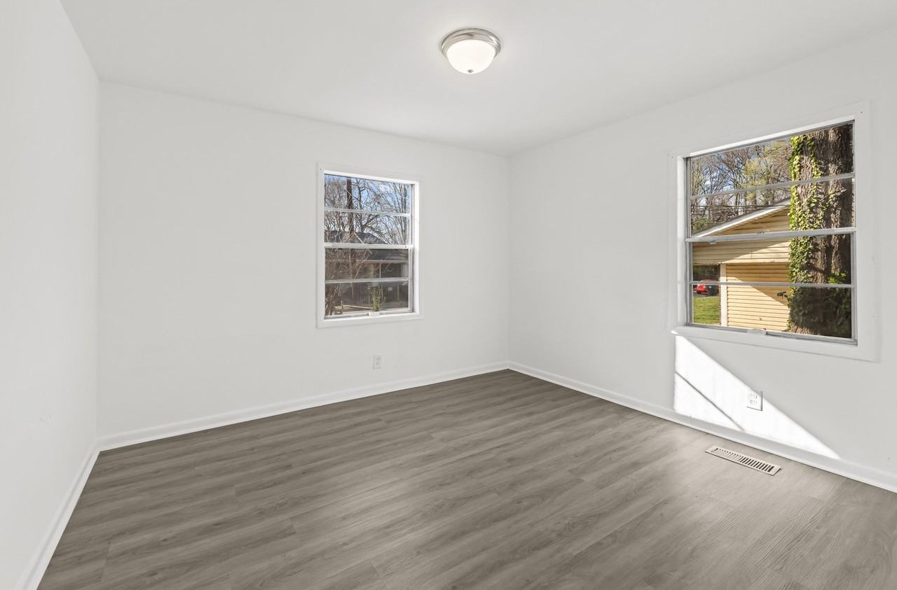 417 Athens Ave #1 - Photo 4 of 16
