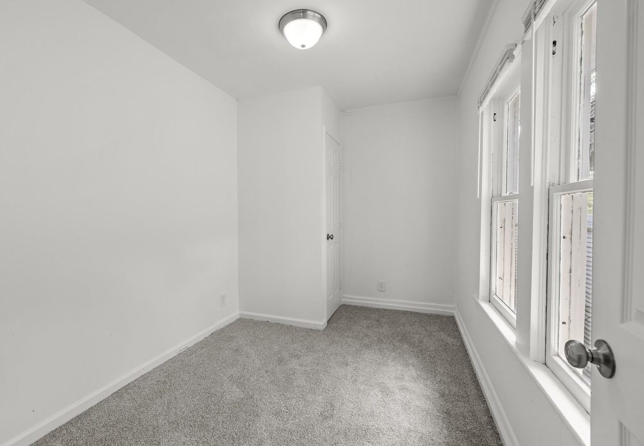 514 81st St S #1 - Photo 5 of 17