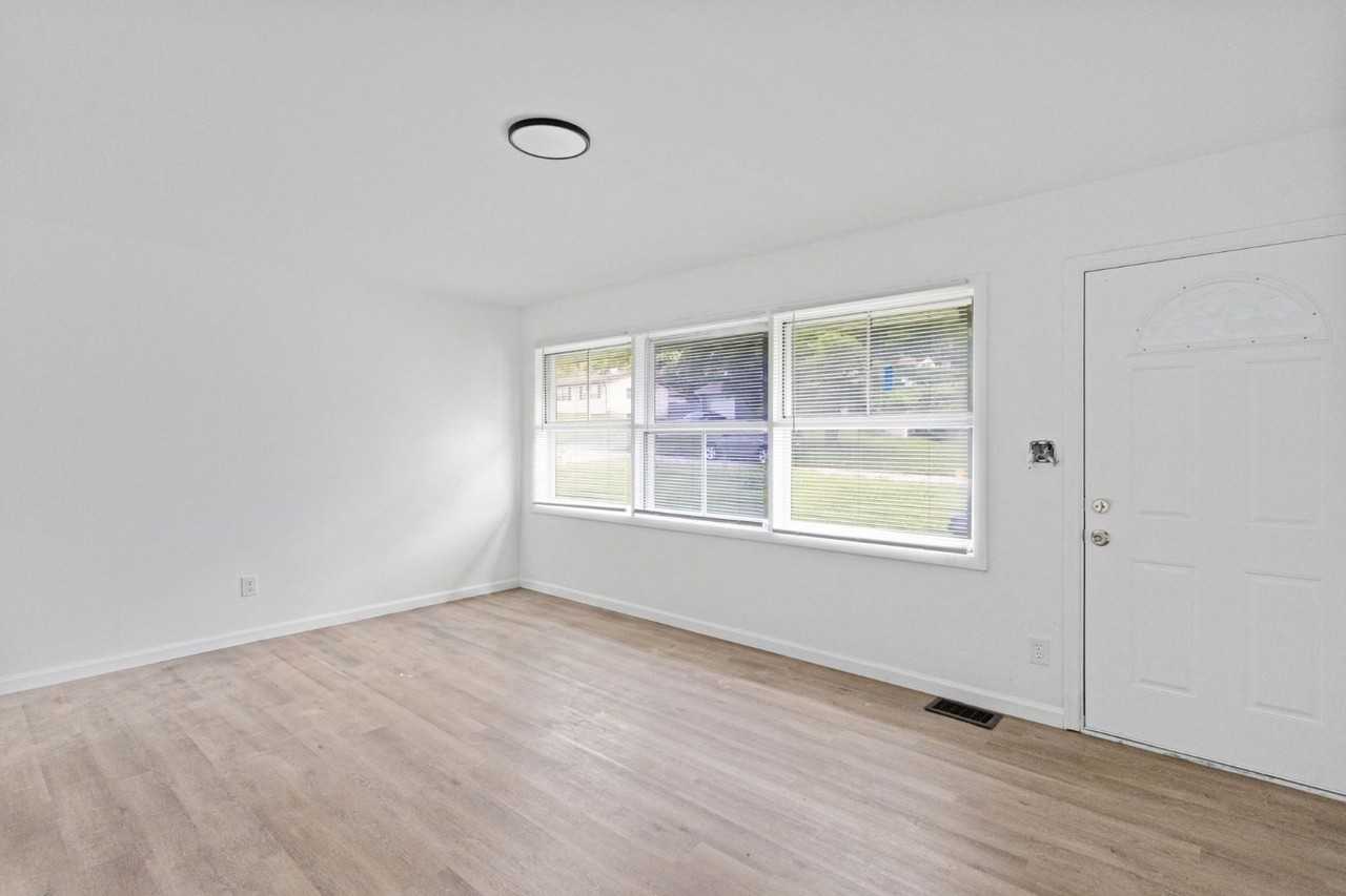 9835 Winkler Dr #1 - Photo 4 of 20