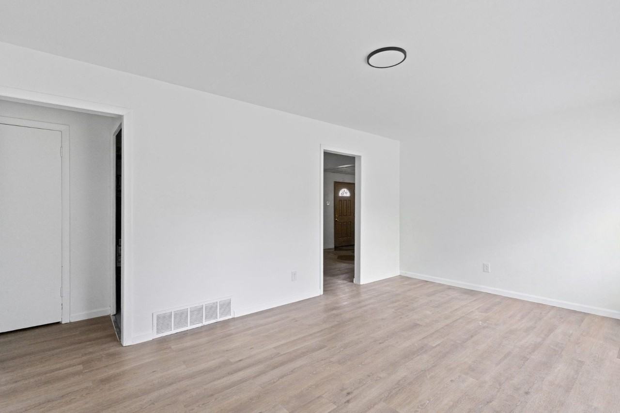 9835 Winkler Dr #1 - Photo 5 of 20
