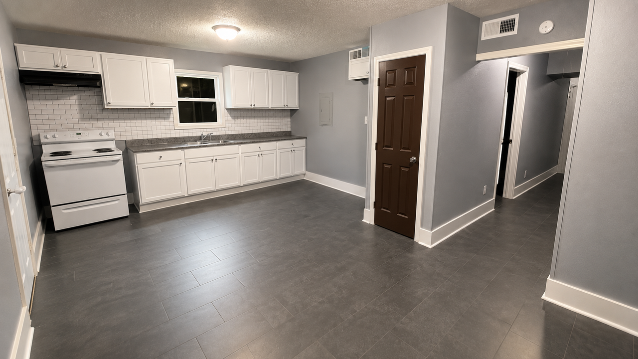 792 Goodwyn St #1 - Photo 2 of 7