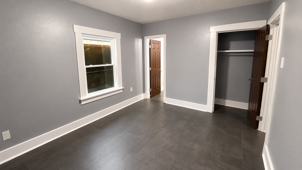 792 Goodwyn St #1 - Photo 4 of 7