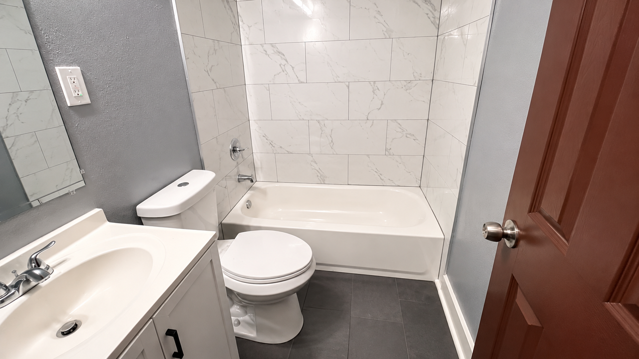 792 Goodwyn St #1 - Photo 5 of 7