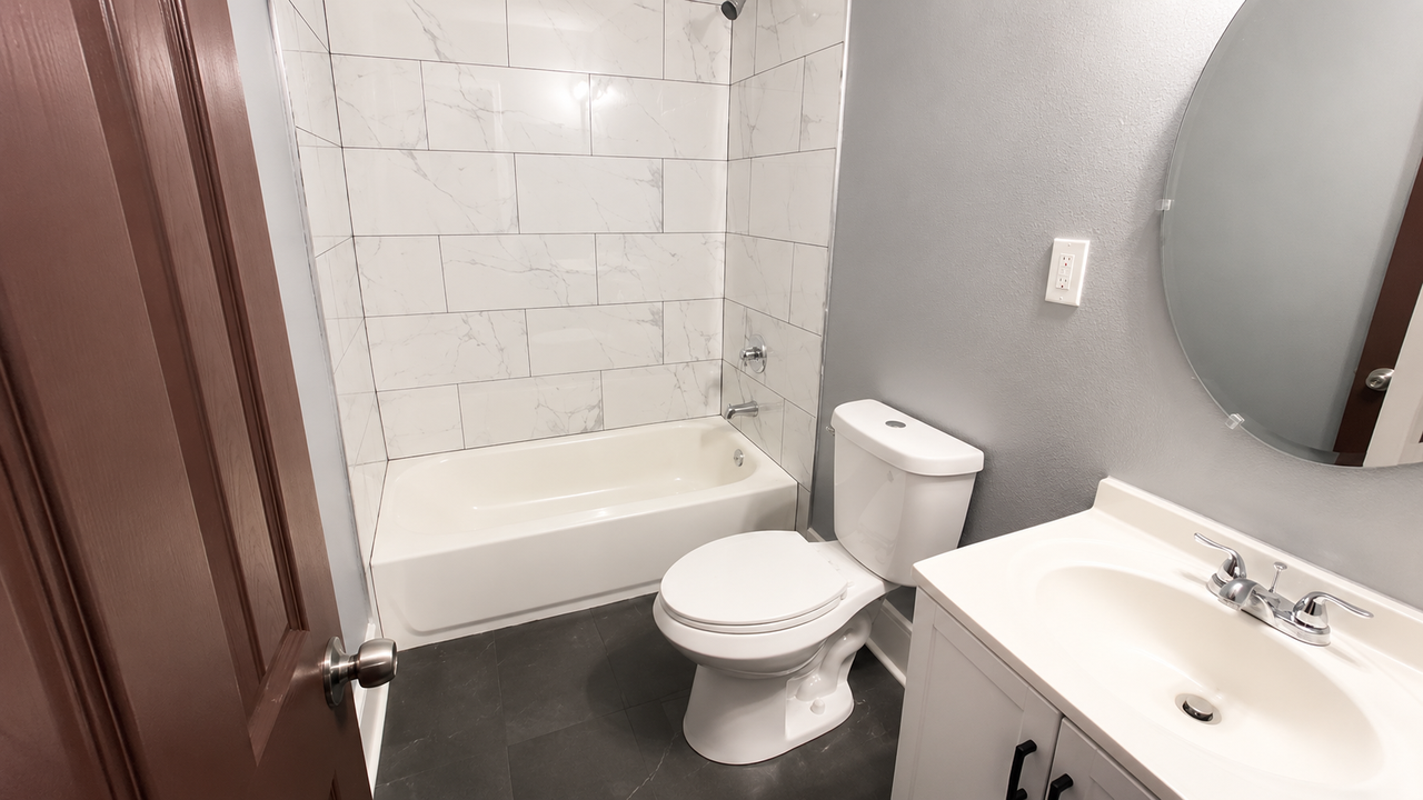 792 Goodwyn St #1 - Photo 6 of 7