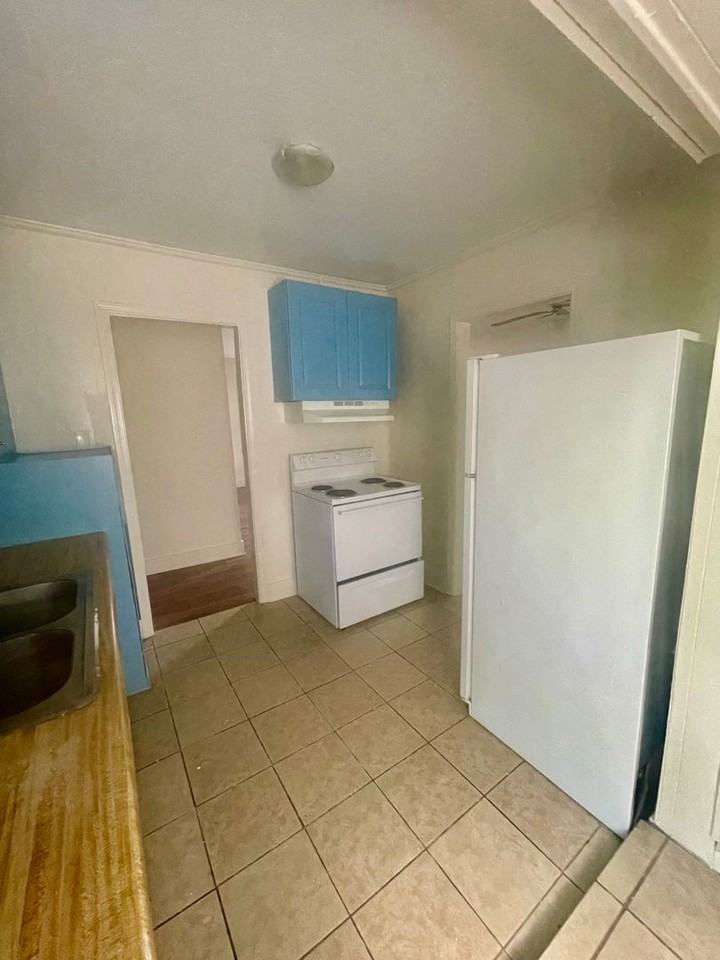 1131 Amelia Ave - Photo 6 of 11