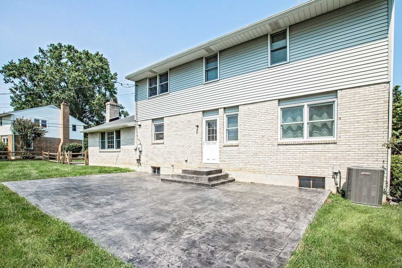2412 Manet Rd - Photo 3 of 28