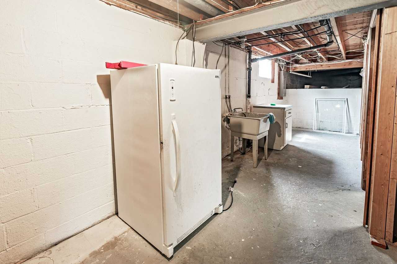 2412 Manet Rd - Photo 6 of 28