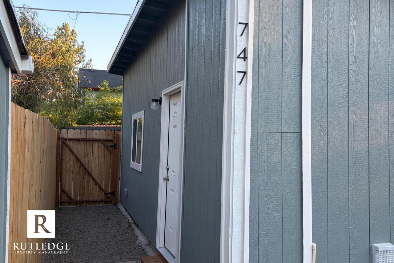 747 Dakota Ave - Photo 5 of 7