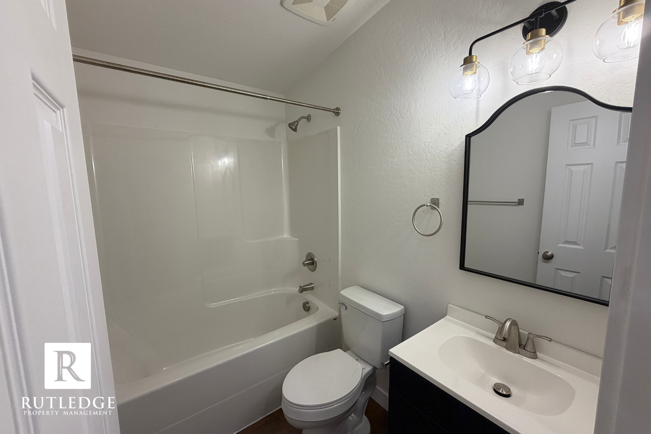 747 Dakota Ave - Photo 7 of 7
