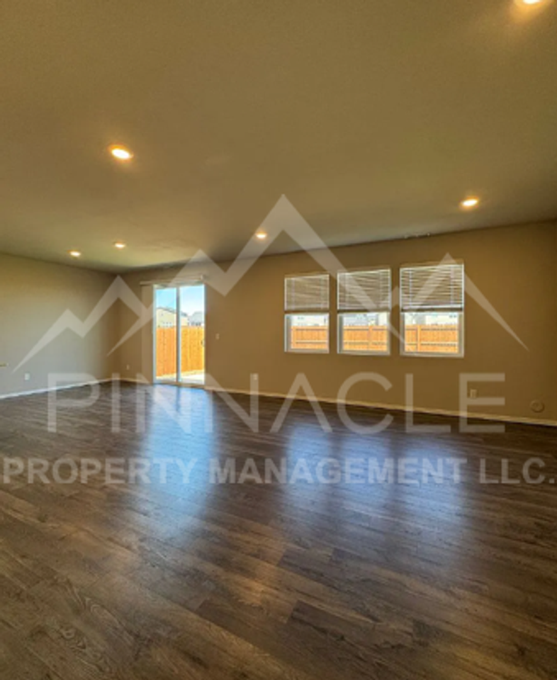 2906 Longhorn Loop - Photo 5 of 20