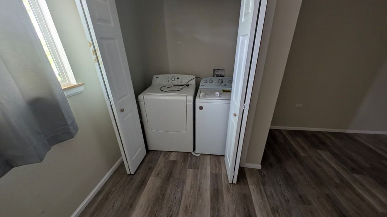 226 Waverly Ave - Photo 6 of 19