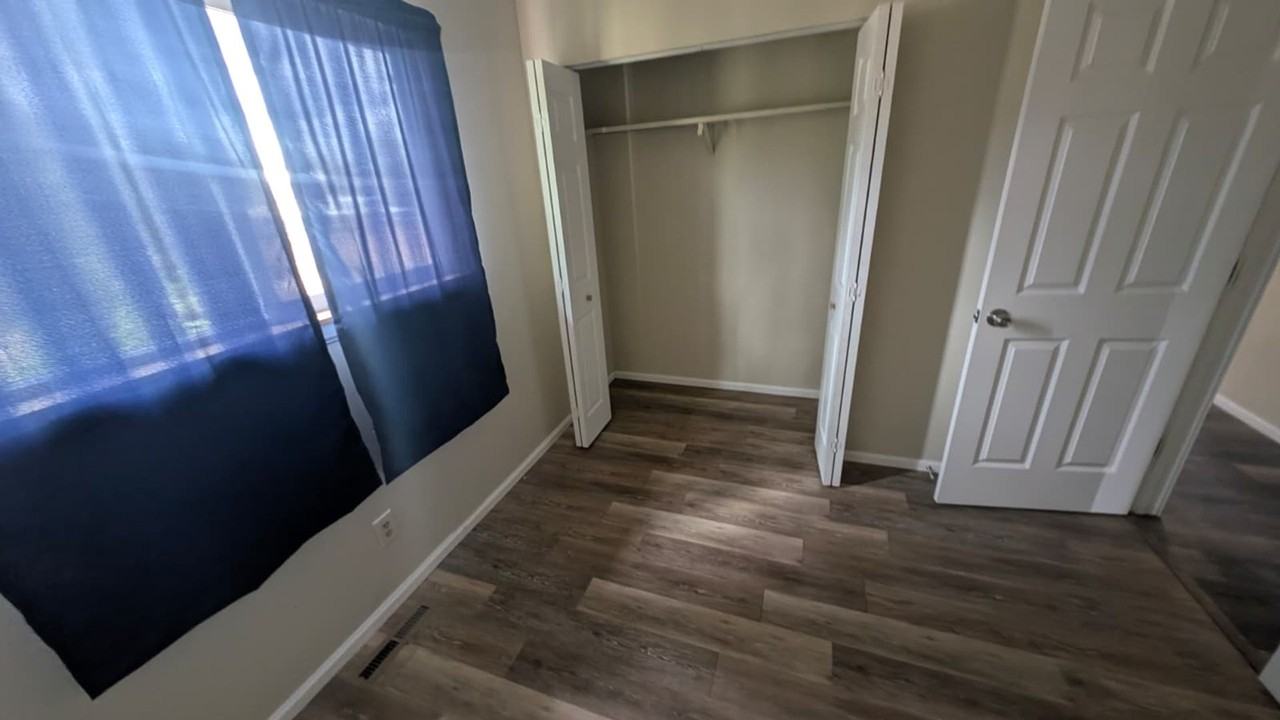 226 Waverly Ave - Photo 7 of 19