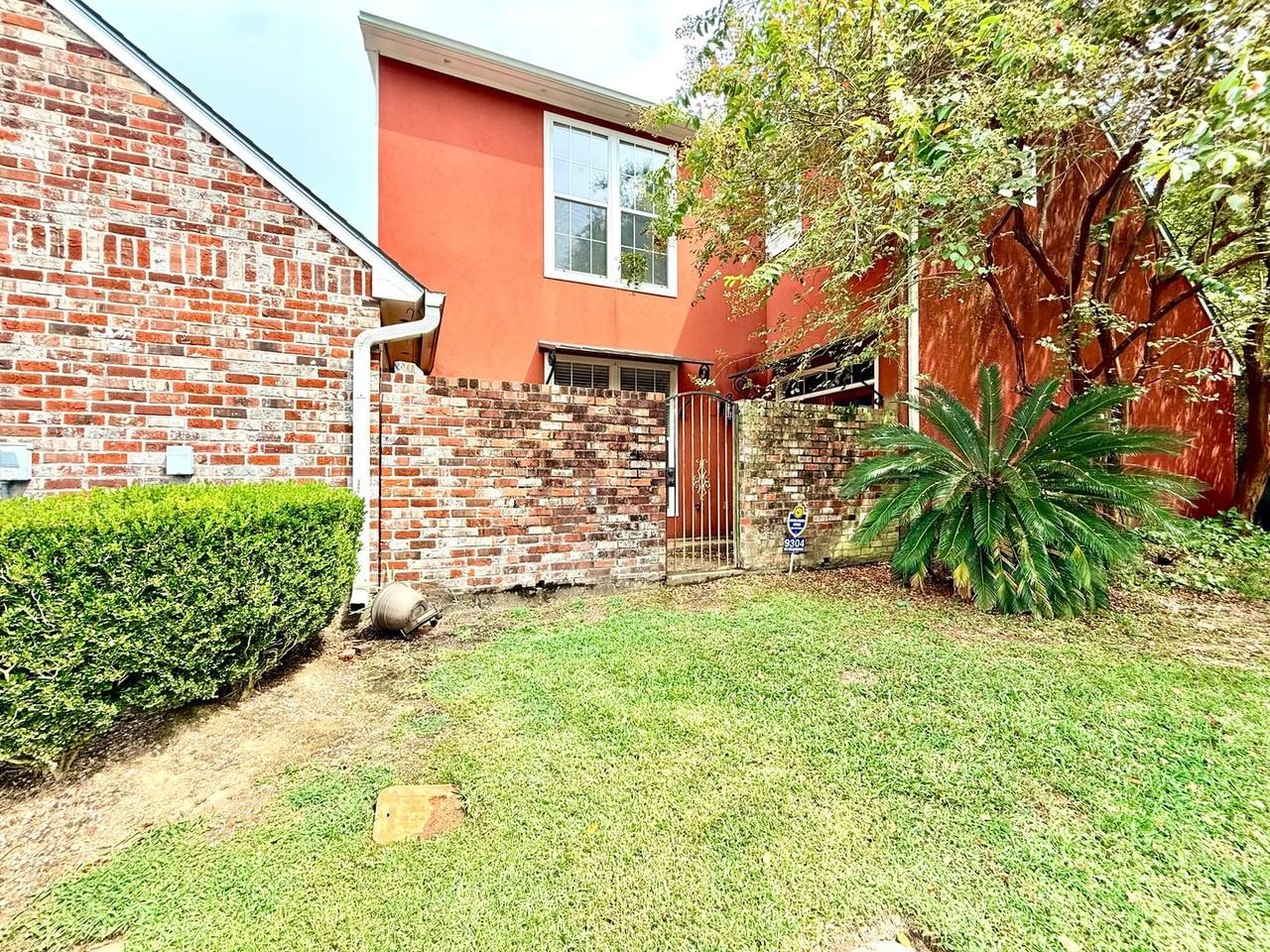 9304 Pine Cone Ct - Photo 2 of 24