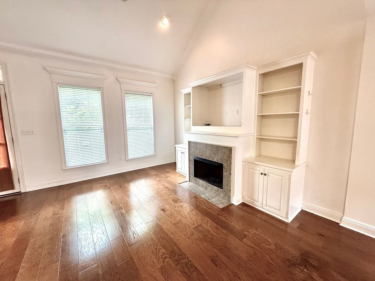 9304 Pine Cone Ct - Photo 5 of 24