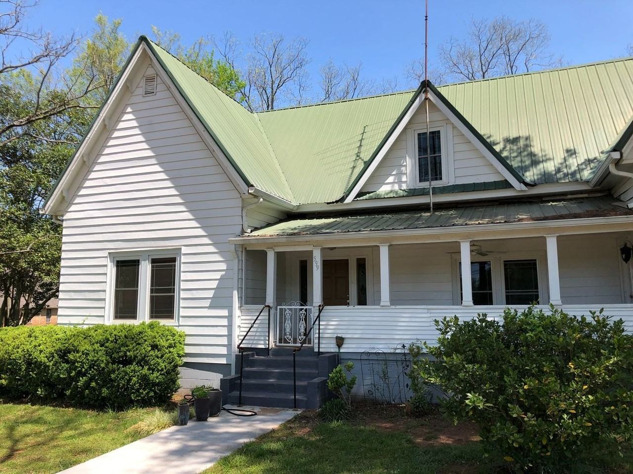 599 Gordon St - Photo 2 of 24