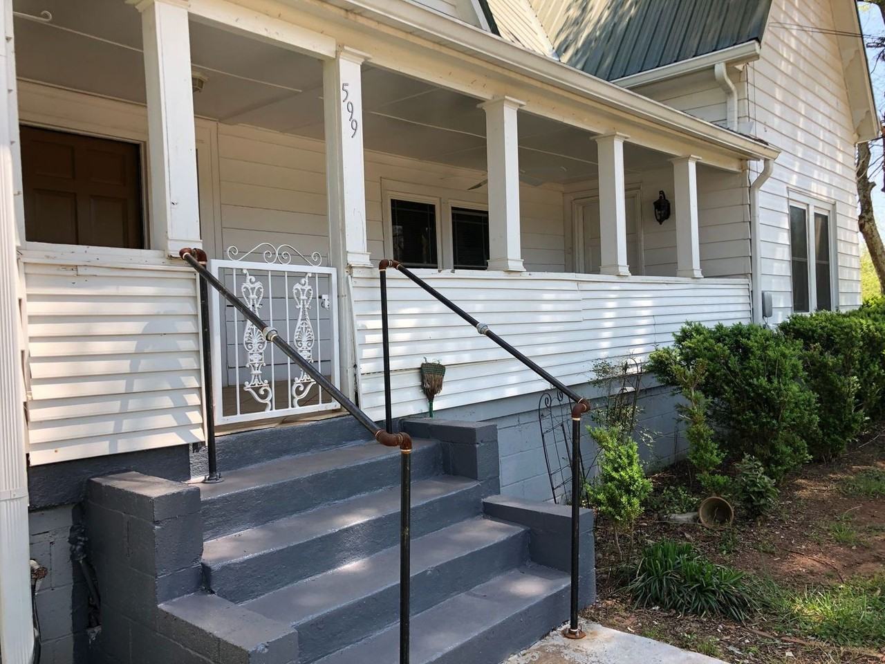 599 Gordon St - Photo 7 of 24