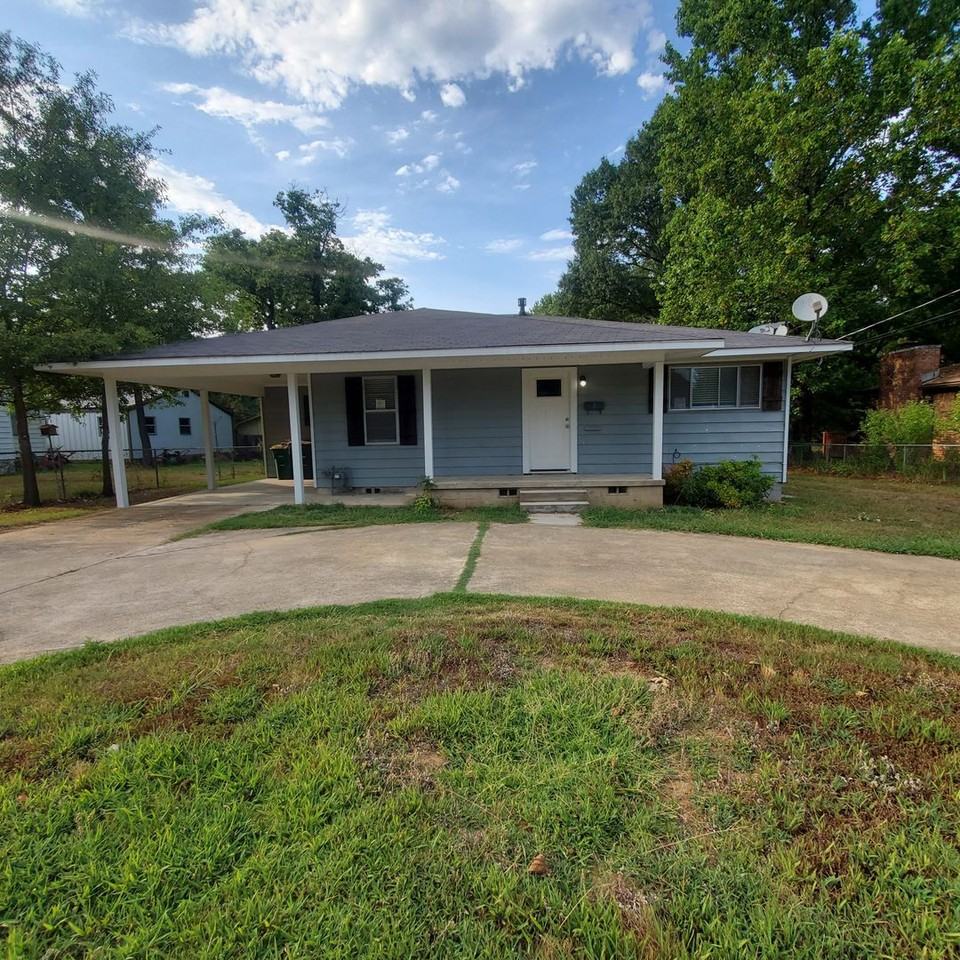 702 Wildwood Ave - Photo 2 of 33