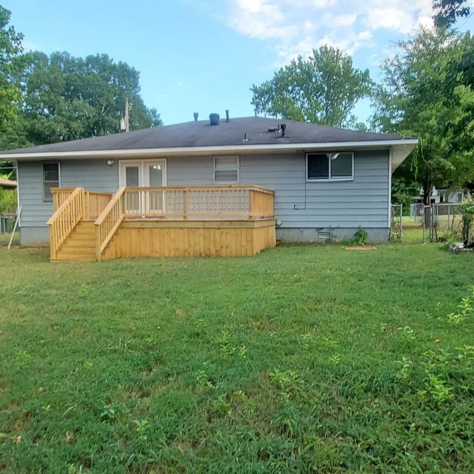 702 Wildwood Ave - Photo 7 of 33