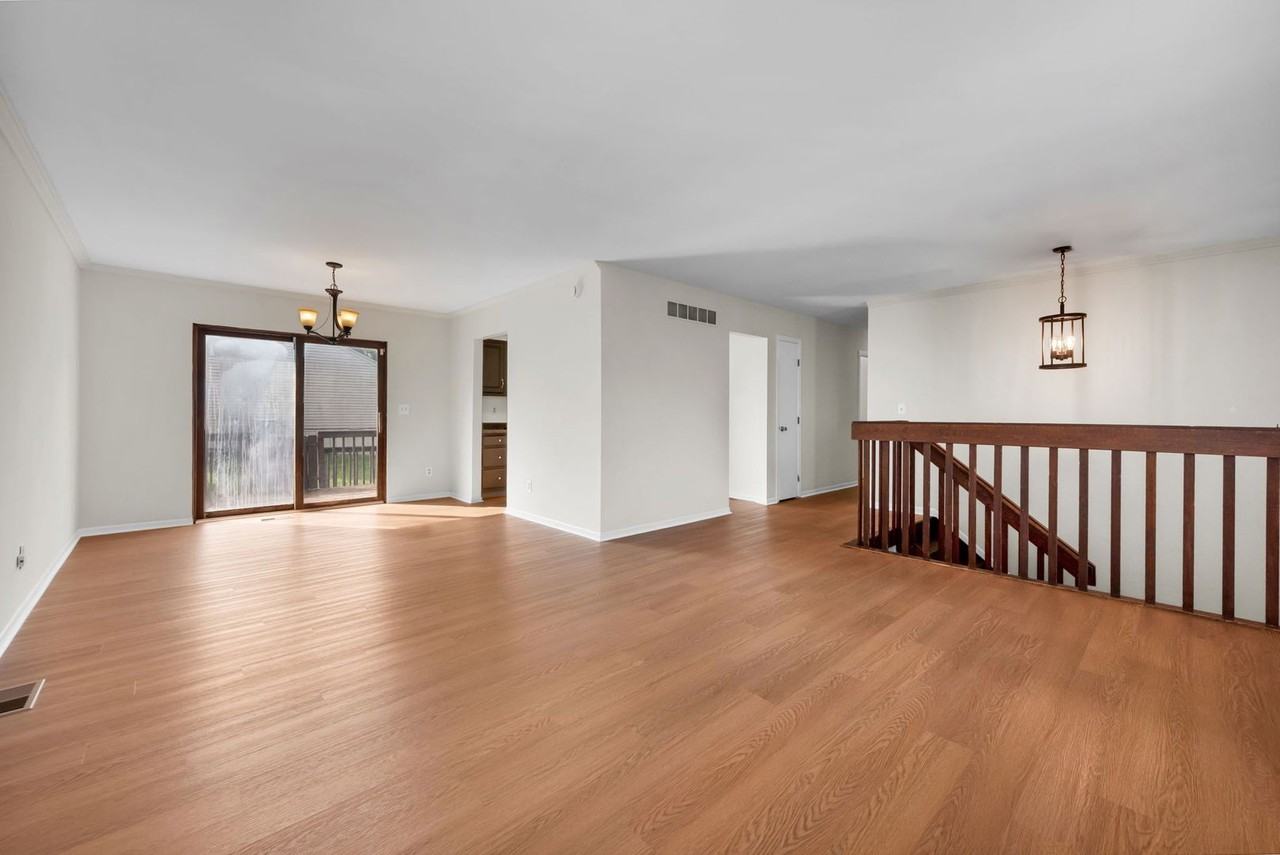 2700 Queenswood Dr - Photo 6 of 38