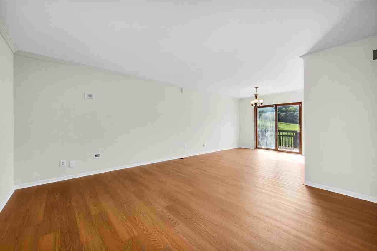 2700 Queenswood Dr - Photo 7 of 38