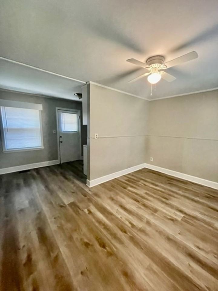 4503A Lochleven St - Photo 4 of 8