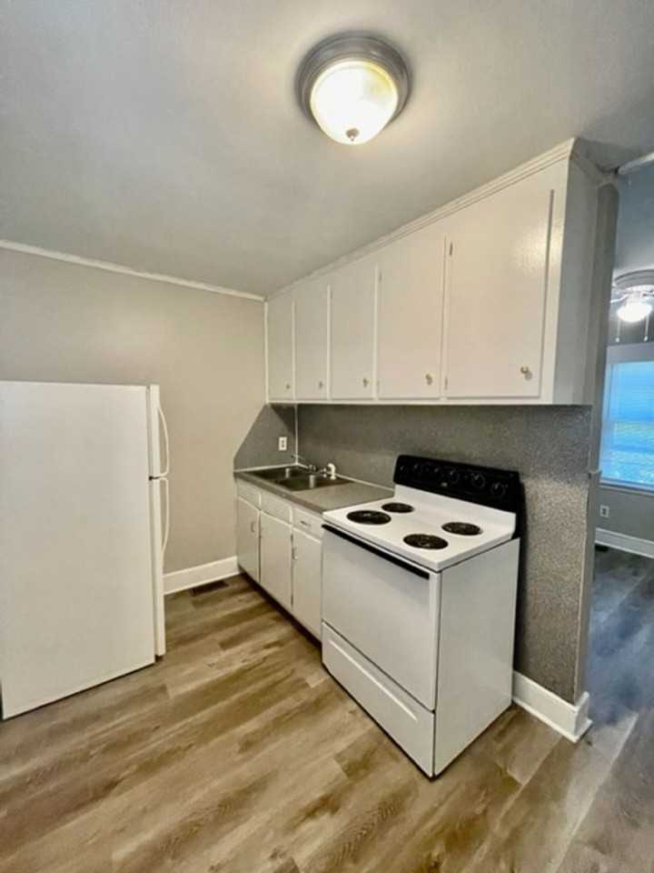4503A Lochleven St - Photo 6 of 8