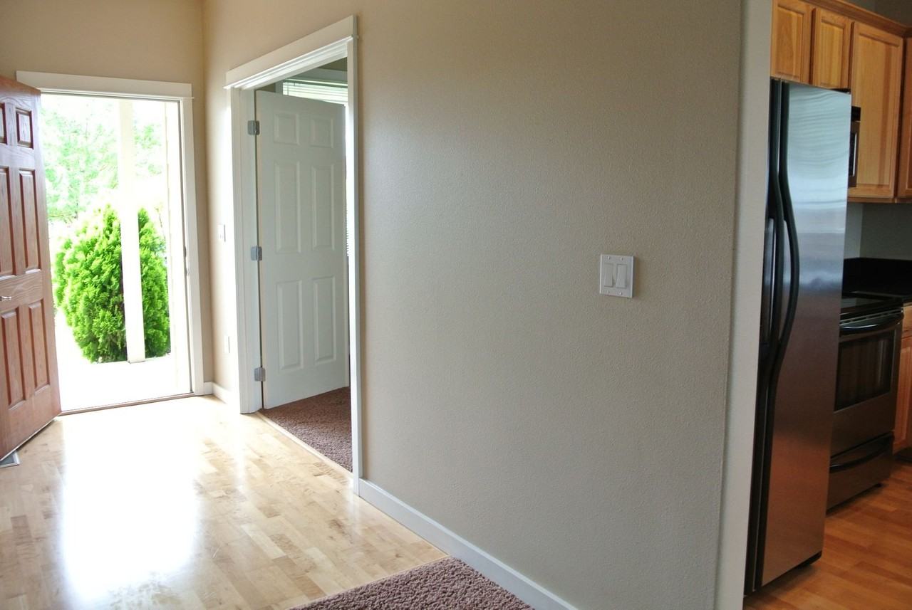 699 Trinity St Ne - Photo 4 of 23