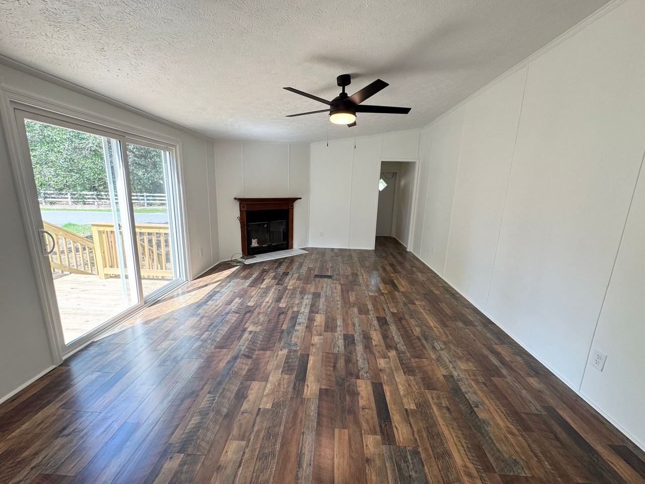 8600 Bragg Dr - Photo 5 of 13