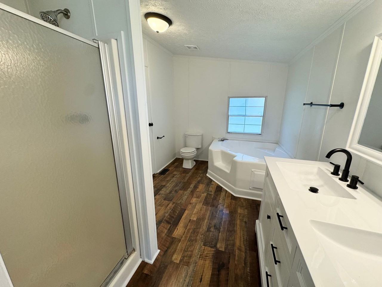 8600 Bragg Dr - Photo 7 of 13
