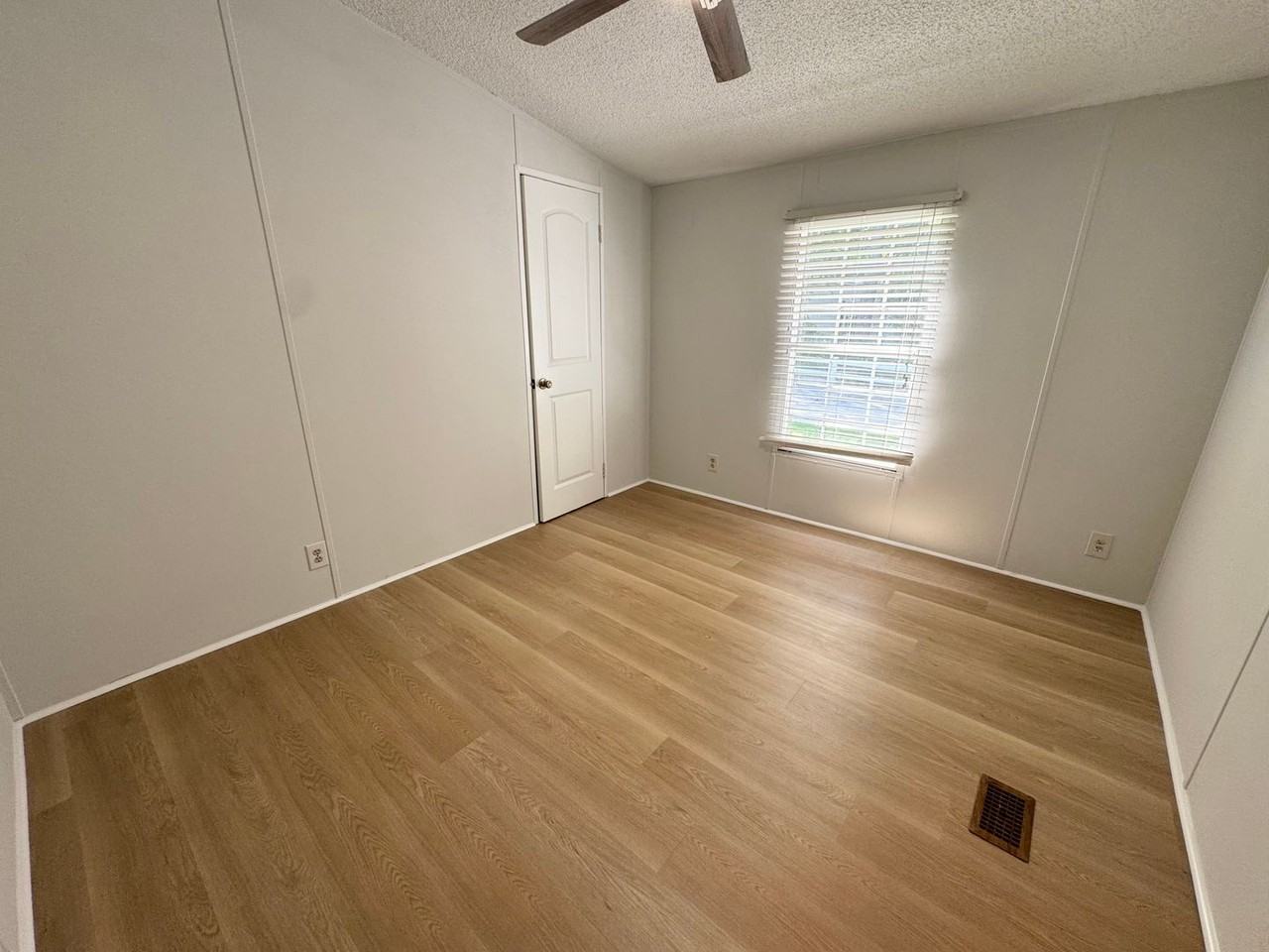10909 Mcdowell Short Cut Rd - Photo 7 of 12