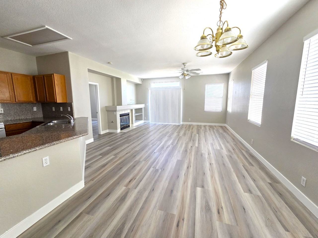 7904 Canyon Grove Ct - Photo 3 of 28