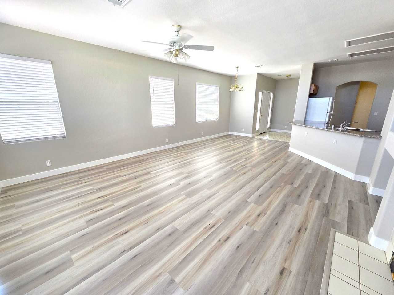 7904 Canyon Grove Ct - Photo 5 of 28
