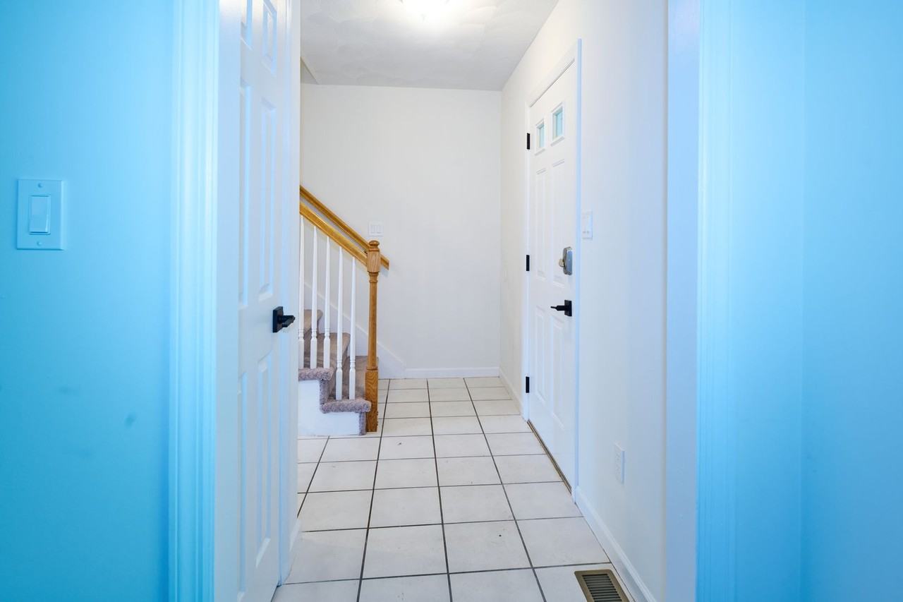 3017 Fairchild Ln - Photo 3 of 50