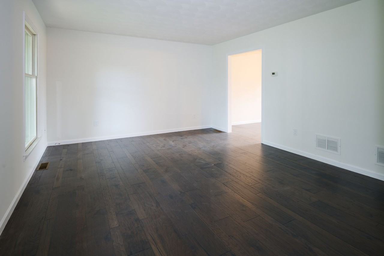 3017 Fairchild Ln - Photo 5 of 50