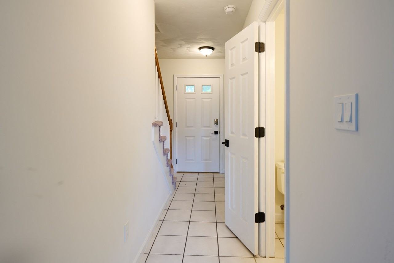 3017 Fairchild Ln - Photo 6 of 50