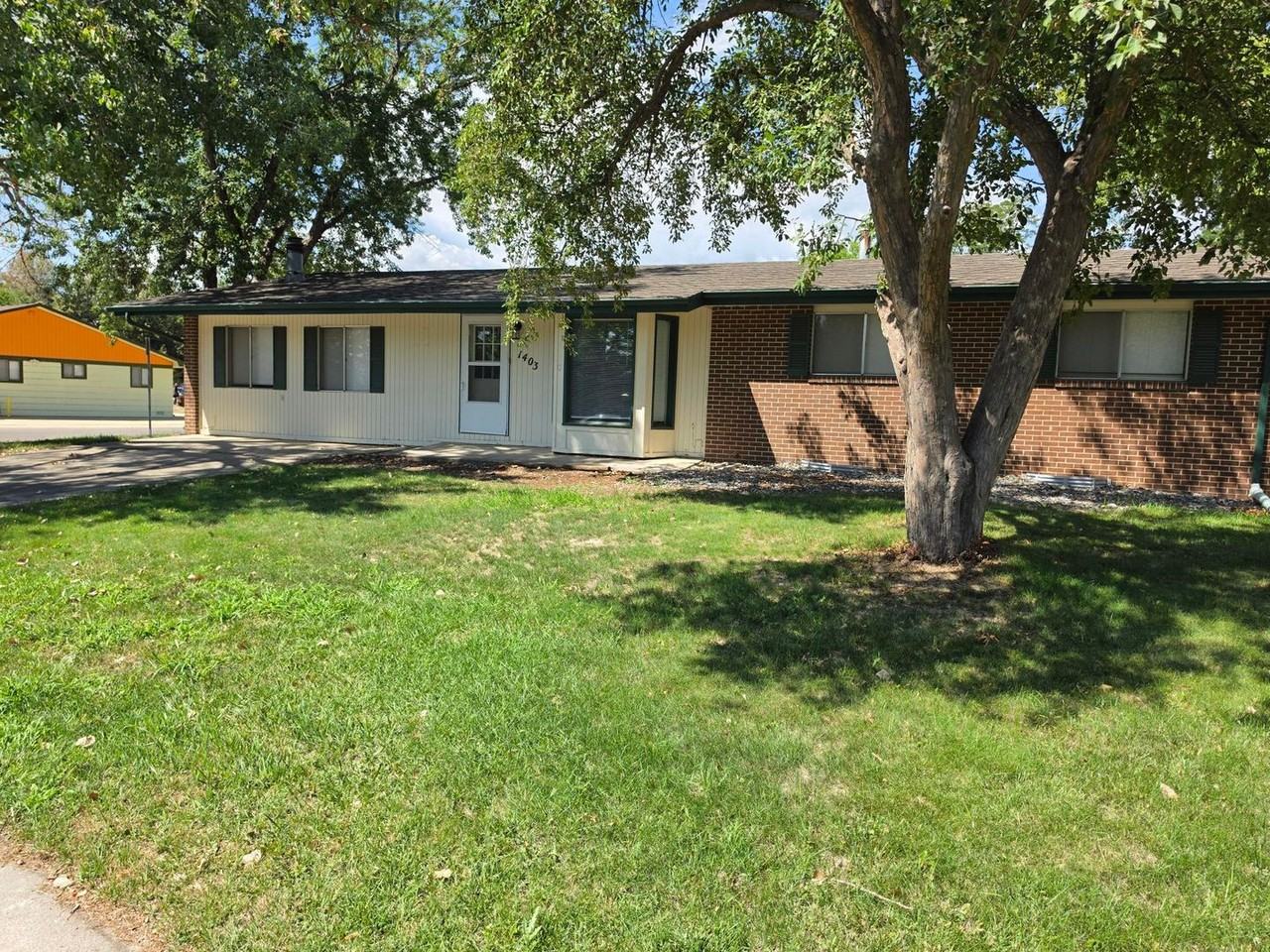 1403 Frontier St - Photo 6 of 21