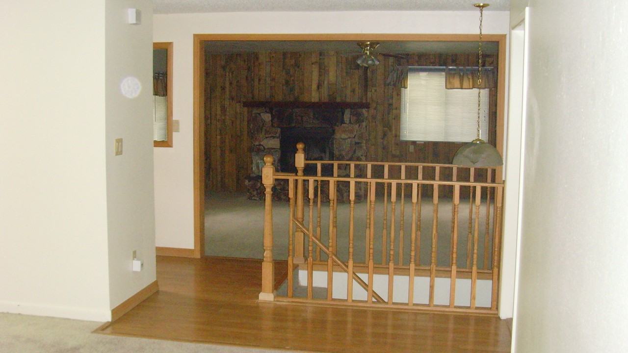 1403 Frontier St - Photo 7 of 21