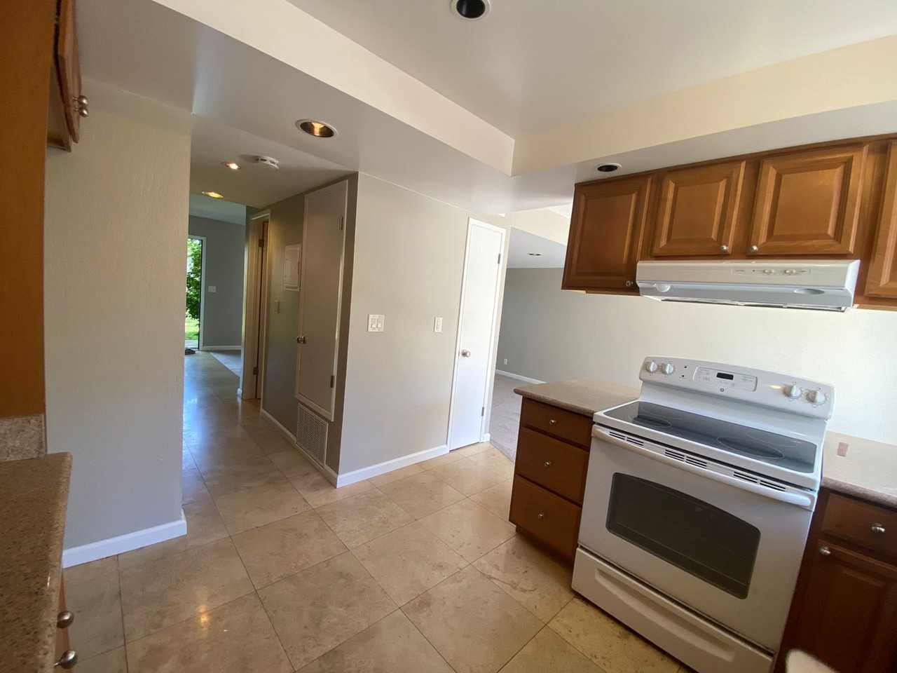 1567 Ivycreek Cir - Photo 5 of 21