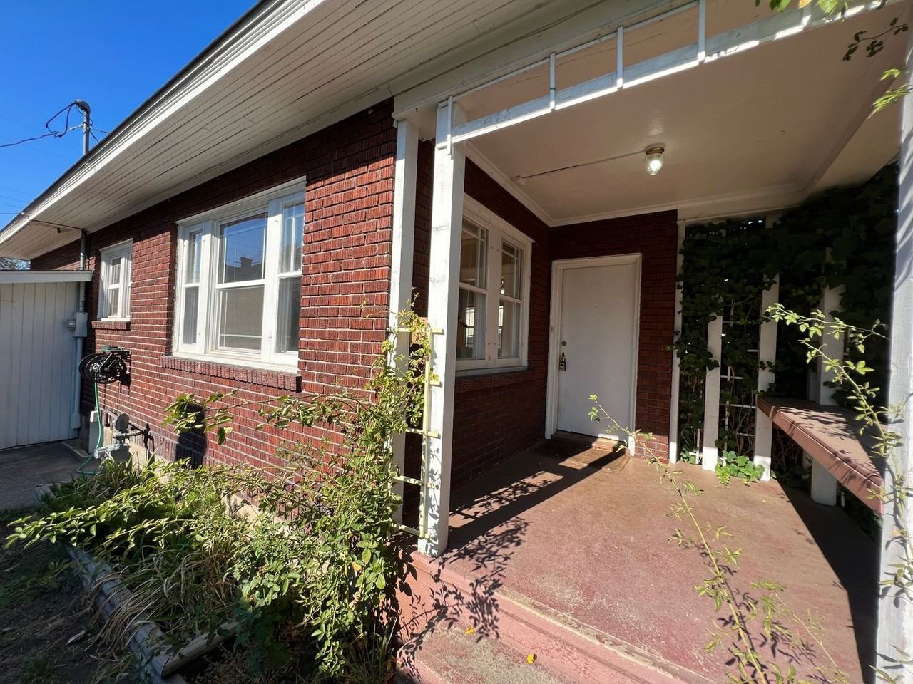 1423 N Howard St - Photo 3 of 19