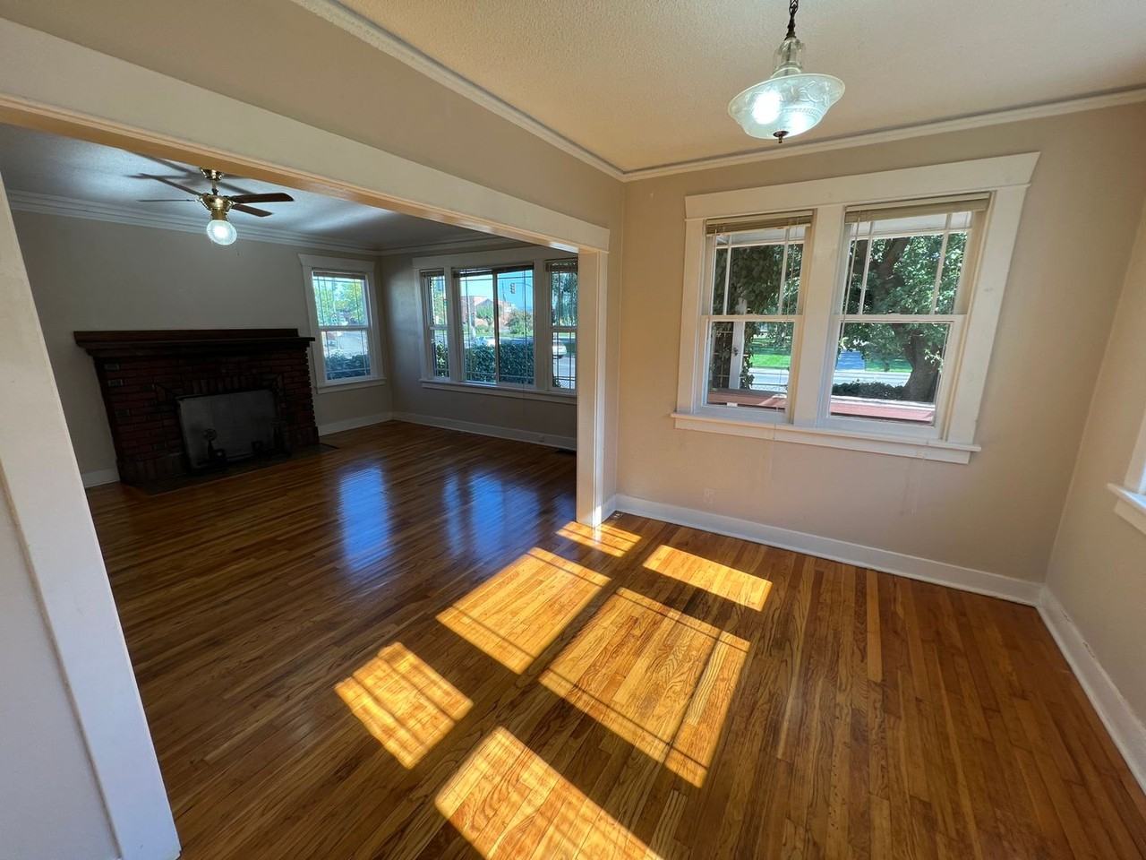 1423 N Howard St - Photo 4 of 19