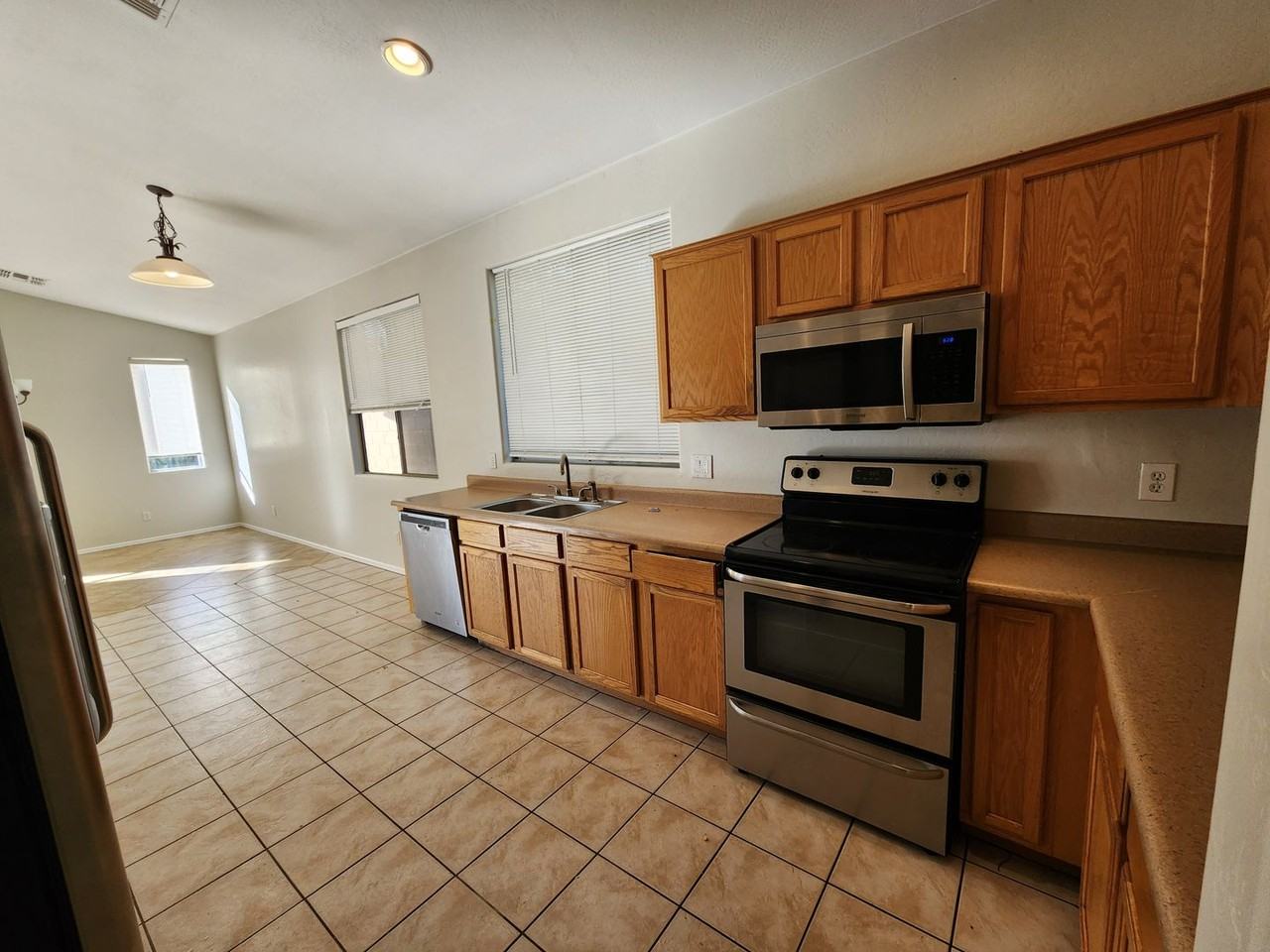 12547 W Glenrosa Dr - Photo 3 of 7