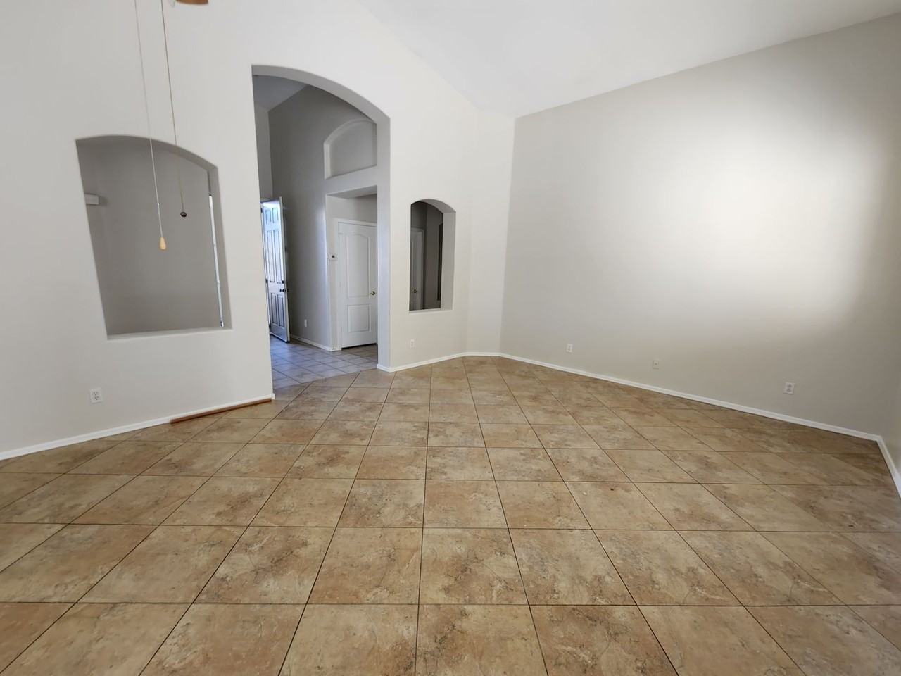 12547 W Glenrosa Dr - Photo 6 of 7
