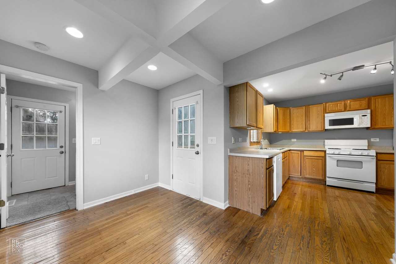 8313 Ramble Rd - Photo 3 of 14